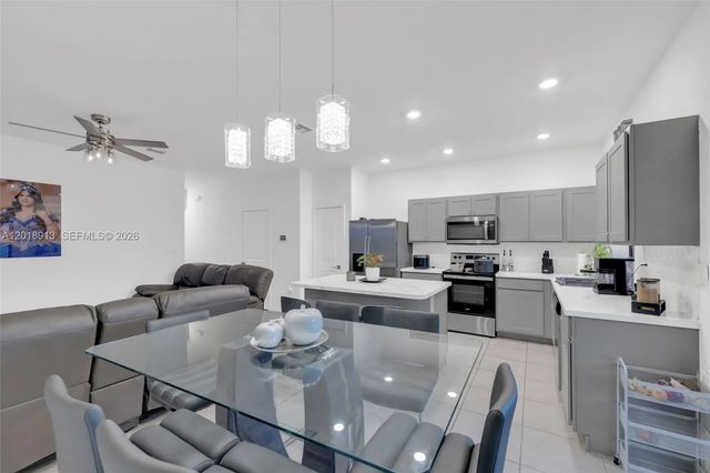 2 of 18 - 730 Sw 12th Street, Florida City, FL
