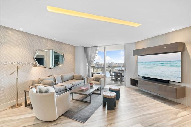 17111 Biscayne Boulevard #2107, North Miami Beach