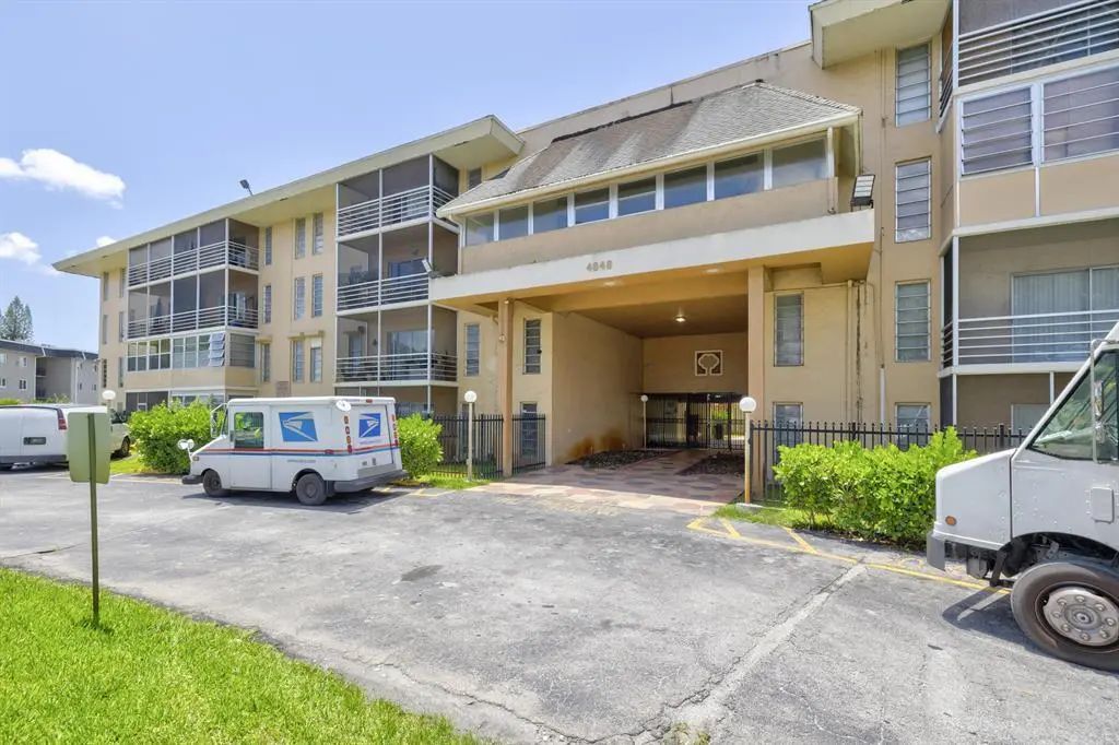 4848 Nw 24th Court #205, Lauderdale Lakes