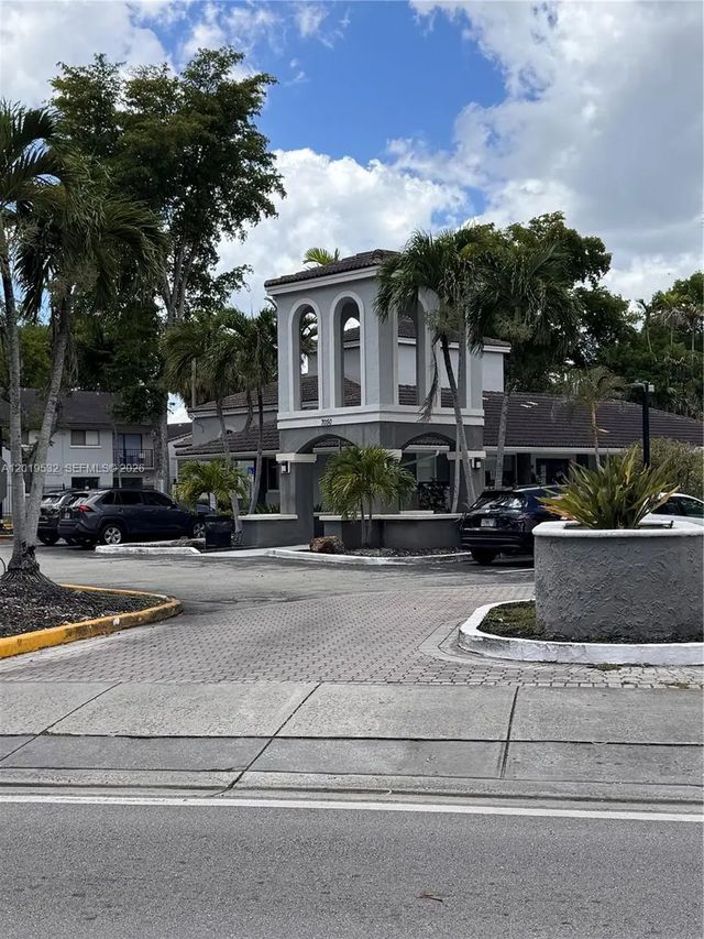 7115 Nw 179th Street #207, Hialeah