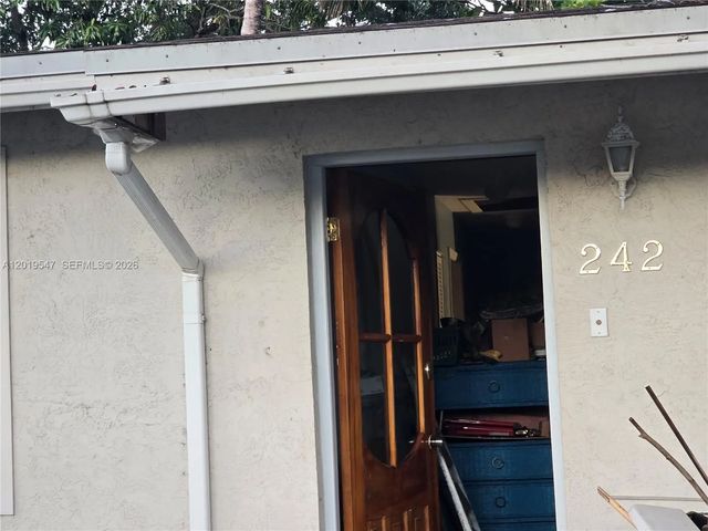 5 of 27 - 242 Nw 7th Avenue, Dania Beach, FL