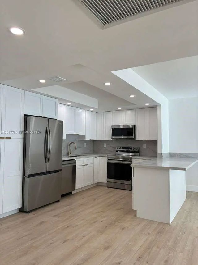 3 of 11 - 19390 Collins Avenue #520, Sunny Isles Beach, FL
