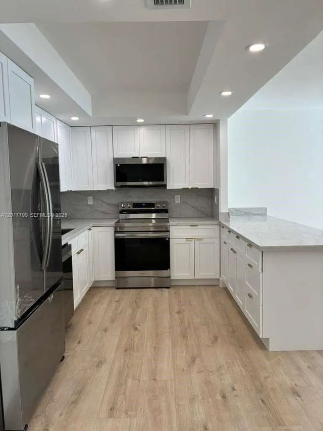 4 of 11 - 19390 Collins Avenue #520, Sunny Isles Beach, FL