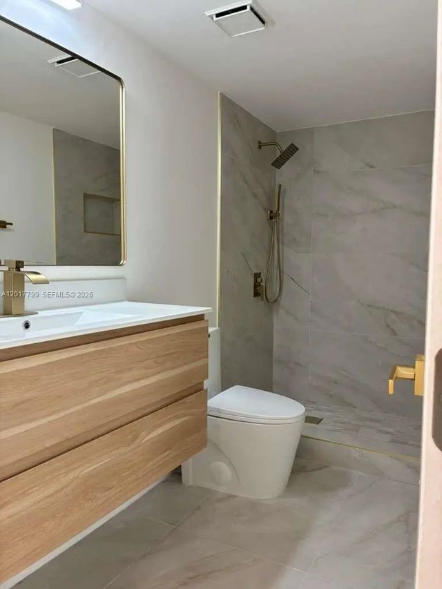 5 of 11 - 19390 Collins Avenue #520, Sunny Isles Beach, FL