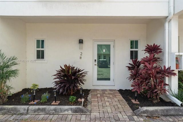 2 of 31 - 835 Ne 19th Avenue #2, Fort Lauderdale, FL