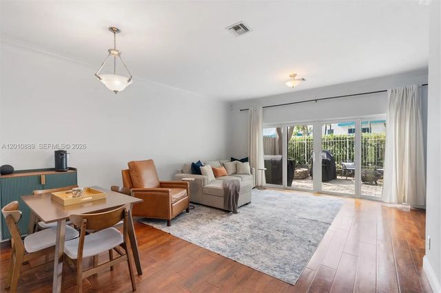 3 of 31 - 835 Ne 19th Avenue #2, Fort Lauderdale, FL