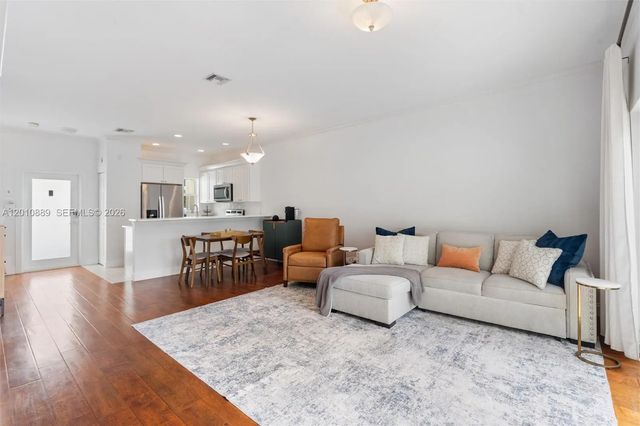 5 of 31 - 835 Ne 19th Avenue #2, Fort Lauderdale, FL