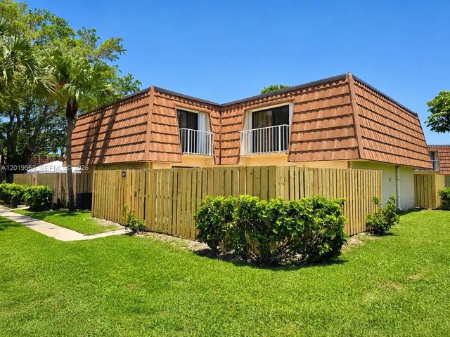 824 Blue Ridge Circle, West Palm Beach