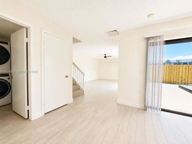 3 of 13 - 824 Blue Ridge Circle, West Palm Beach, FL