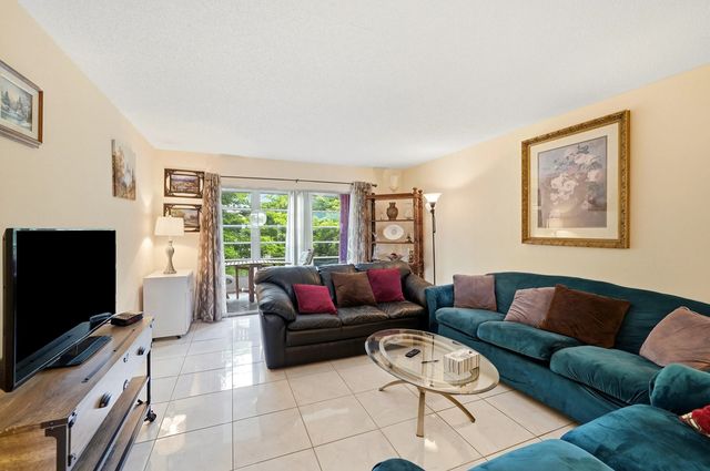4 of 32 - 3201 Portofino Point #e3, Coconut Creek, FL