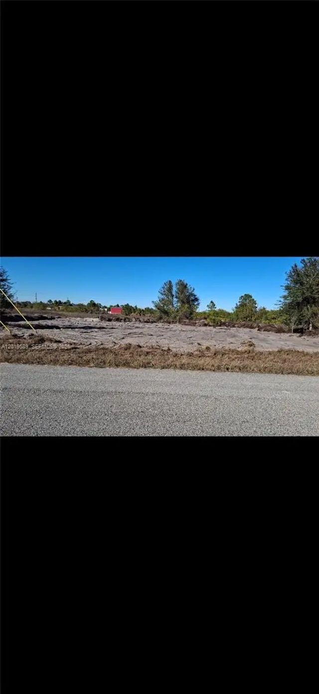 3 of 6 - 4005 E 15th Street, Lehigh Acres, FL