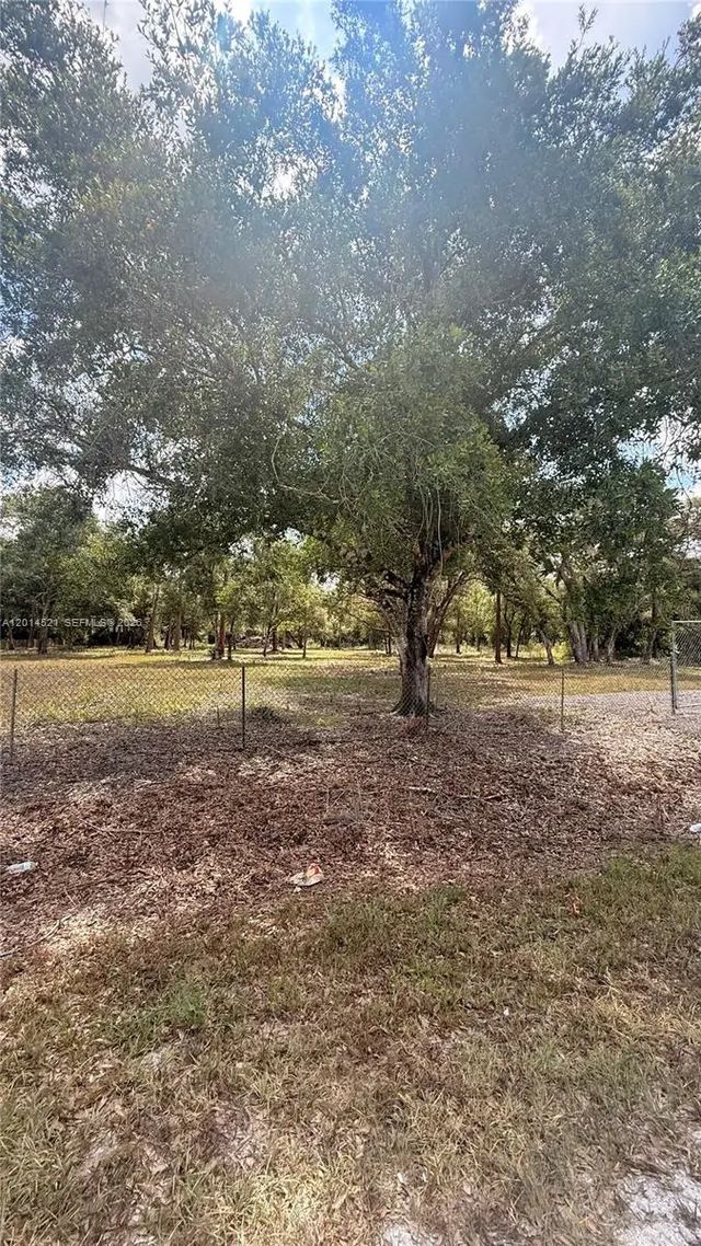 3 of 8 - 465 S Estribo Street, Clewiston, FL
