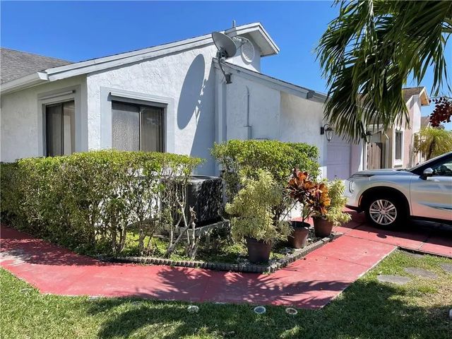 1231 Sw 112th Avenue, Pembroke Pines