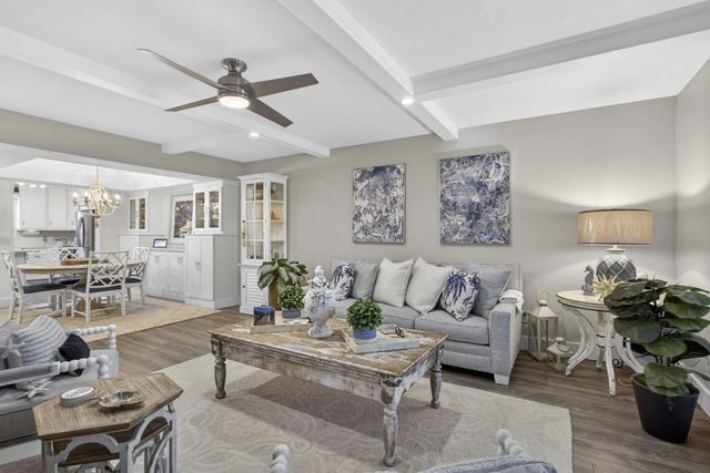 327 Southwind Drive #203, North Palm Beach