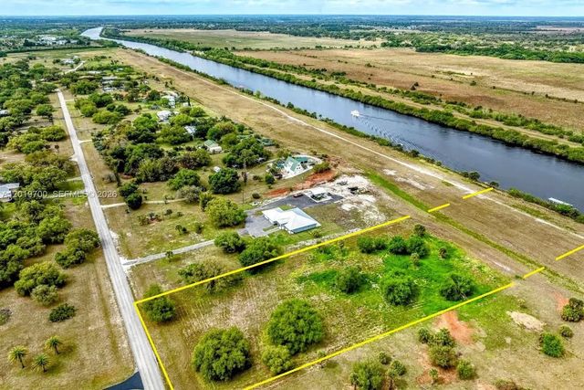 2 of 21 - 1589 N Frontier Circle, LaBelle, FL