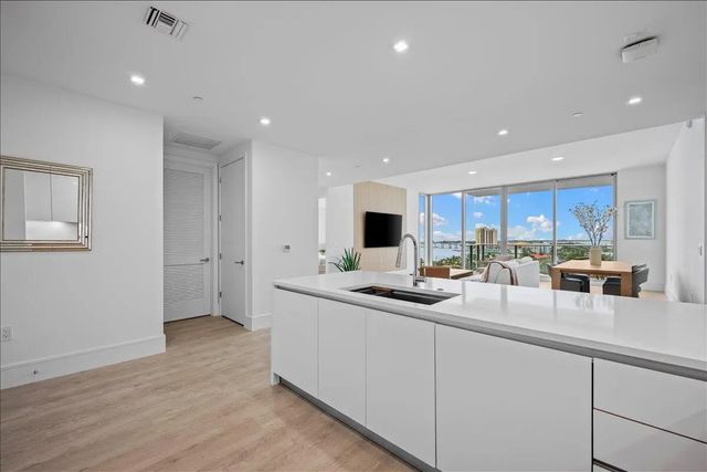 5 of 74 - 220 Lake Shore Drive #1207, Lake Park, FL