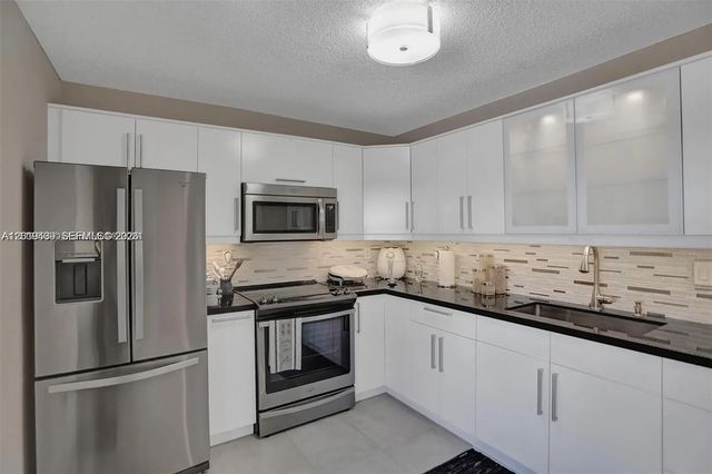 3 of 16 - 13712 Sw 149th Cir Lane #4-52, Miami, FL