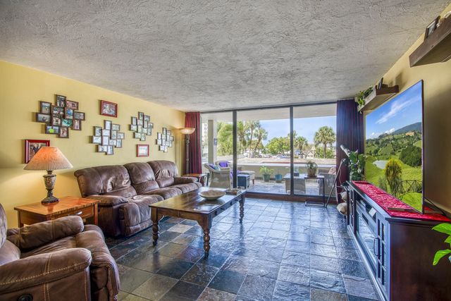 4 of 30 - 136 Lakeshore Drive #211, North Palm Beach, FL