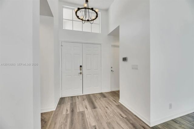 4 of 37 - 535 Somerset Way, Weston, FL