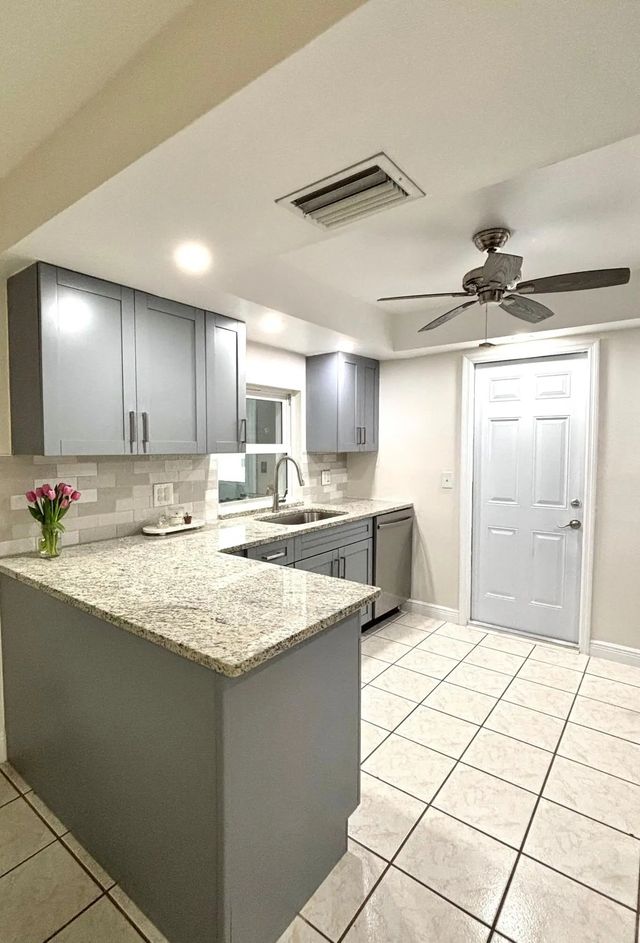 4 of 24 - 1707 E Ironwood Ct Court E, Oldsmar, FL