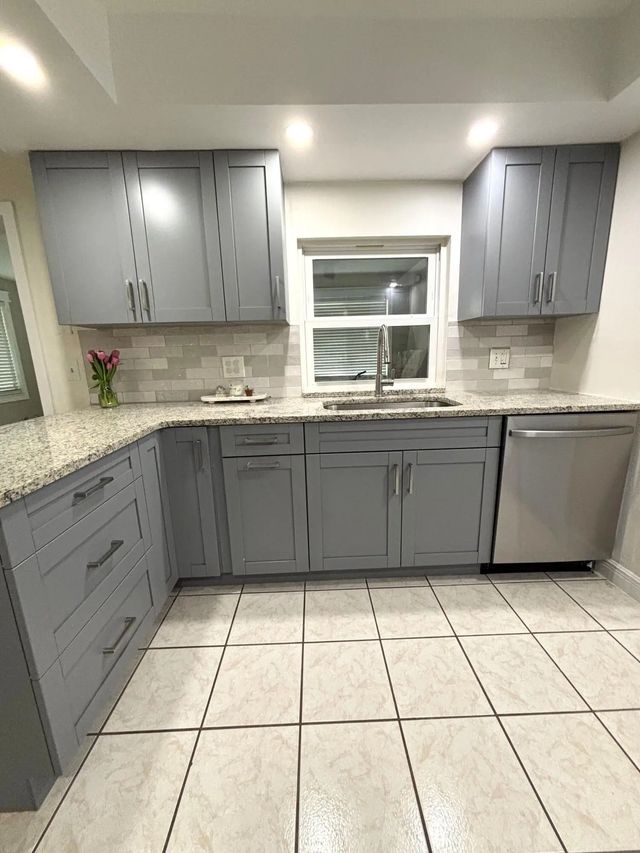 5 of 24 - 1707 E Ironwood Ct Court E, Oldsmar, FL