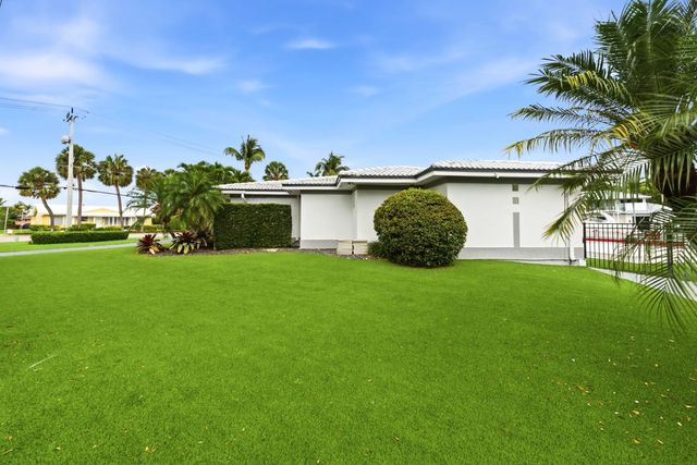 5 of 51 - 5900 Bayview Drive, Fort Lauderdale, FL