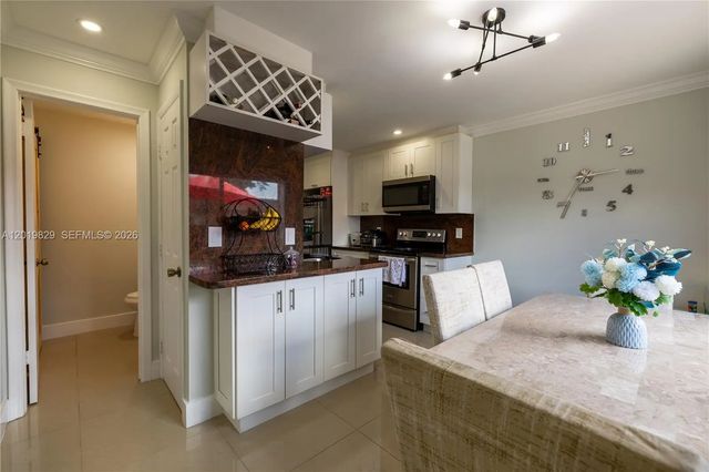 5 of 20 - 2130 Sherwood Forest Boulevard #13, West Palm Beach, FL