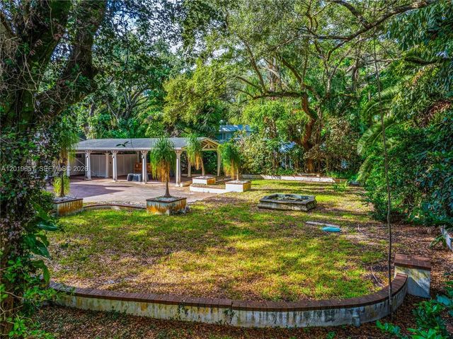 4 of 29 - 3720 Poinciana Avenue, Miami, FL