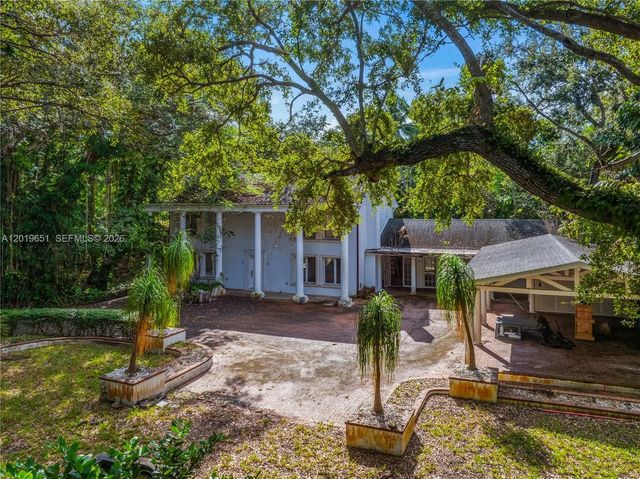 5 of 29 - 3720 Poinciana Avenue, Miami, FL