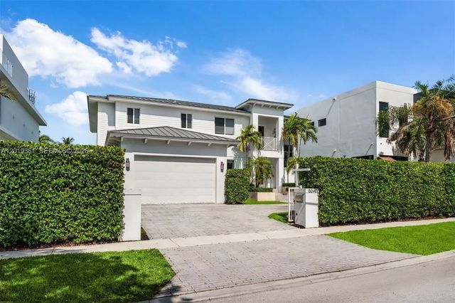 5 of 63 - 13040 N Bayshore Drive, North Miami, FL