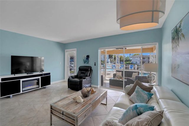 5 of 33 - 2864 Ne 33rd Court #105, Fort Lauderdale, FL