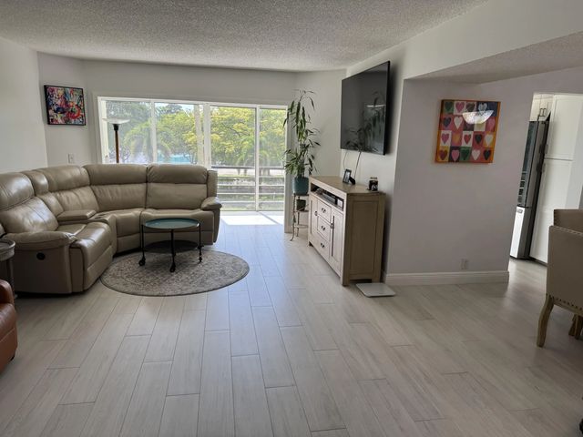 4 of 8 - 3590 Via #312, Lake Worth, FL