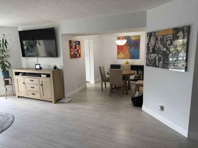 5 of 8 - 3590 Via #312, Lake Worth, FL