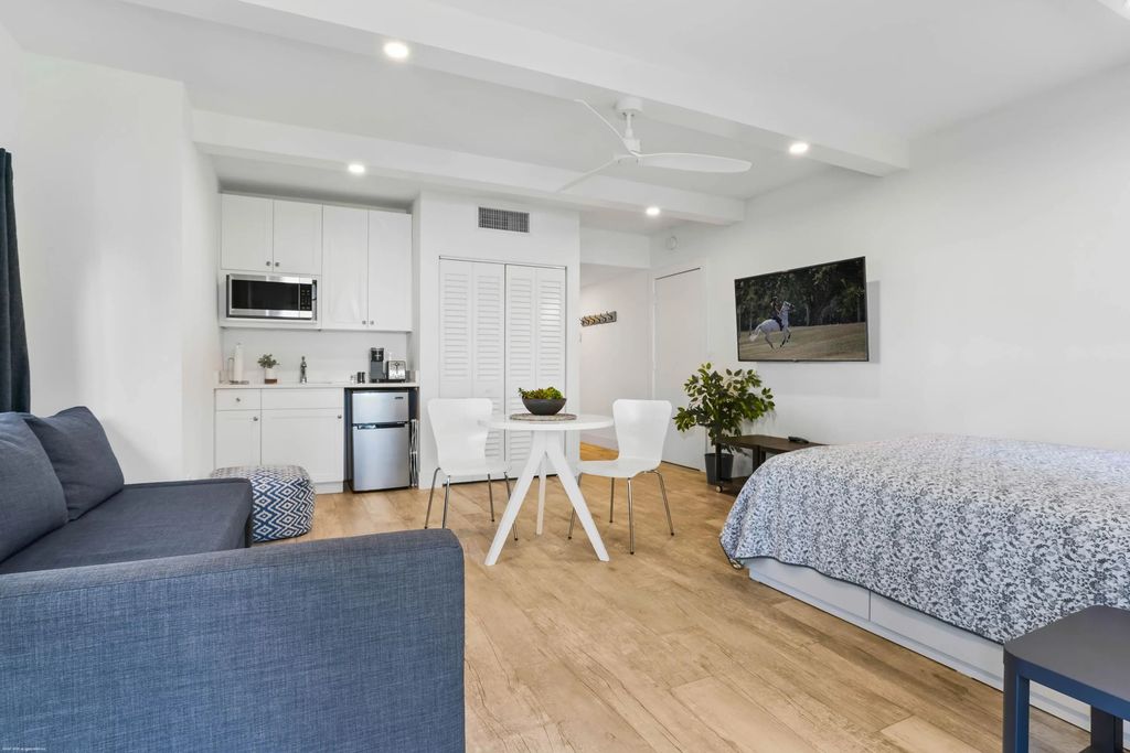 13334 Polo Club  Road #235, Wellington