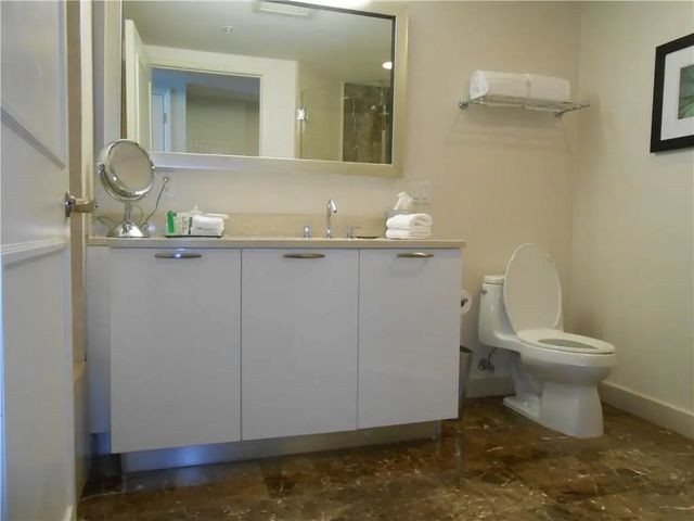 5 of 9 - 505 N Fort Lauderdale Beach Boulevard #1207, Fort Lauderdale, FL