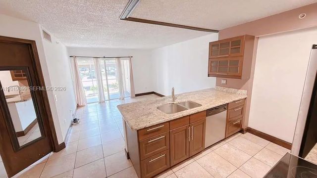 470 S Park Road #7-104, Hollywood