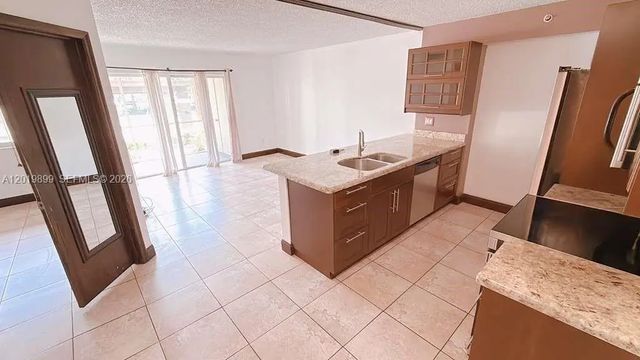 4 of 15 - 470 S Park Road #7-104, Hollywood, FL