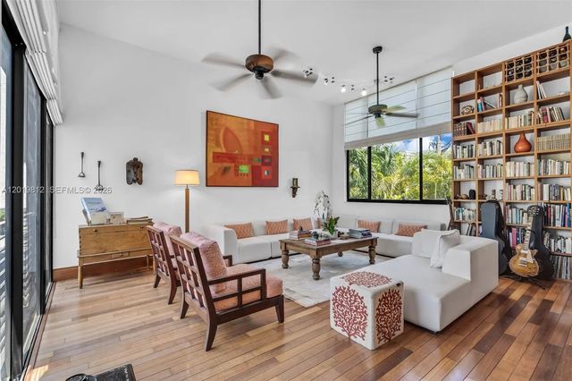 209 E Enid Drive #36, Key Biscayne
