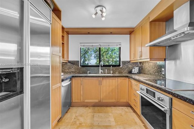 5 of 69 - 209 E Enid Drive #36, Key Biscayne, FL