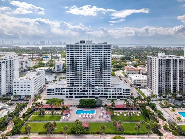 4 of 15 - 2555 Collins Avenue #1003, Miami Beach, FL