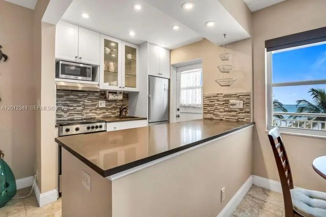 3 of 33 - 901 S Surf Road #404, Hollywood, FL