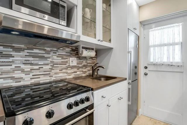 5 of 33 - 901 S Surf Road #404, Hollywood, FL