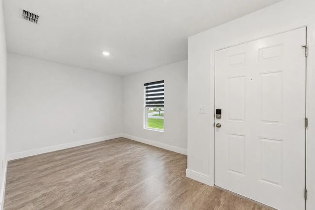 2 of 22 - 380 Sw Donna Terrace, Port St. Lucie, FL