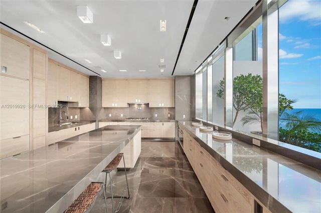 5 of 90 - 800 S Pointe Drive #penthouse 2204, Miami Beach, FL