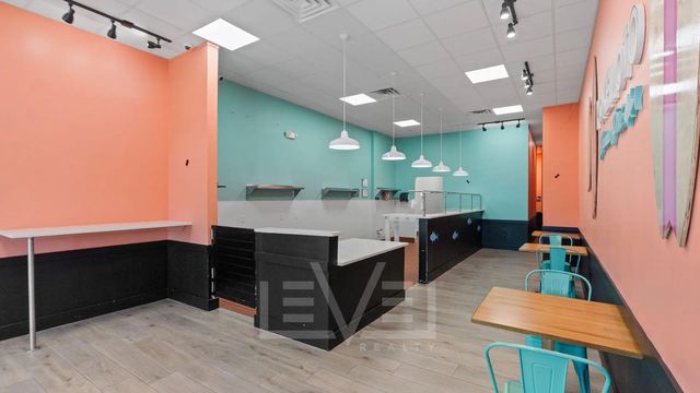 2705 E Commercial Boulevard, Fort Lauderdale