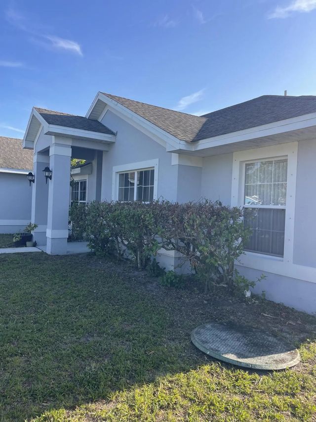4 of 25 - 688 Sw Heather Street, Port St. Lucie, FL