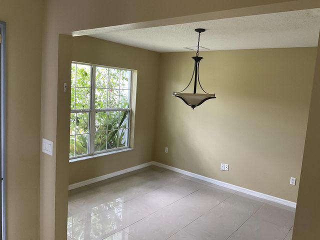 5 of 25 - 688 Sw Heather Street, Port St. Lucie, FL