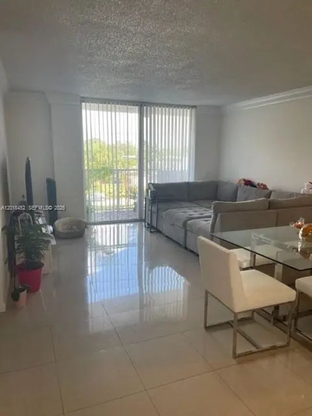 2020 Ne 135th Street #303, North Miami