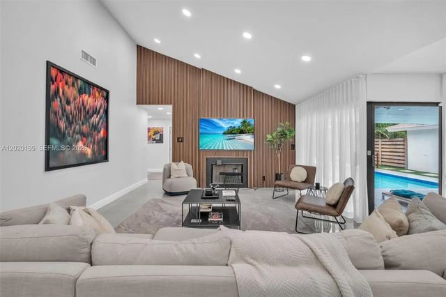 3 of 32 - 136 Greens Road, Hollywood, FL