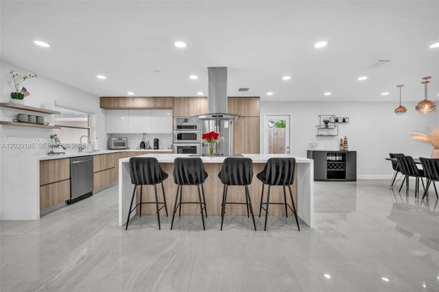 4 of 32 - 136 Greens Road, Hollywood, FL